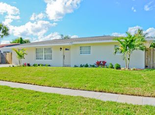 11 Pinetree Cir, Tequesta, FL 33469