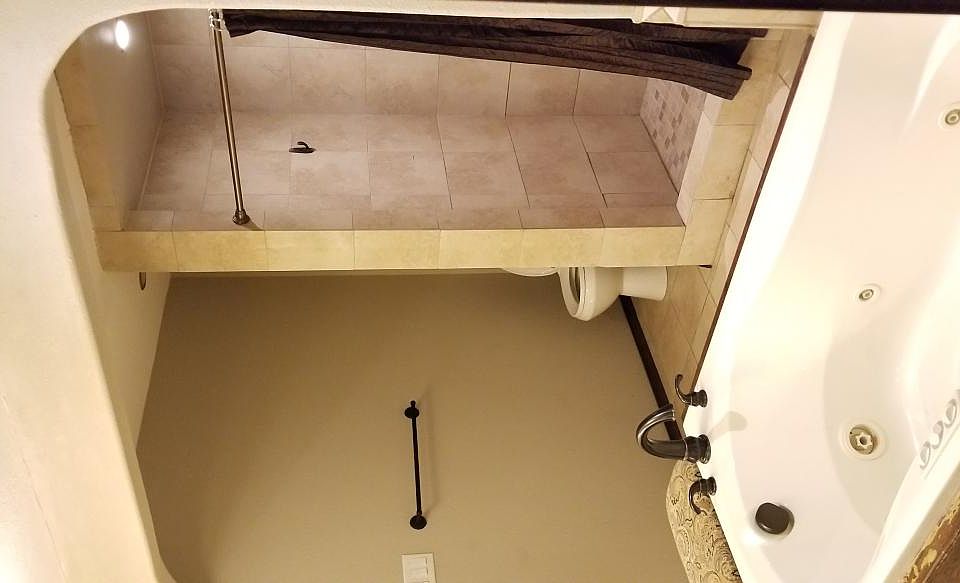 1st image of 1613 S Avenue B