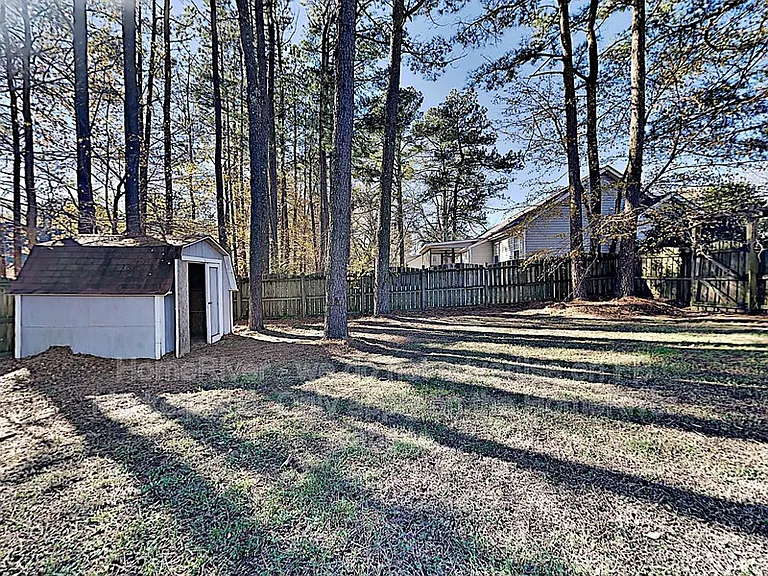 862 N Taylor St — Photo 21