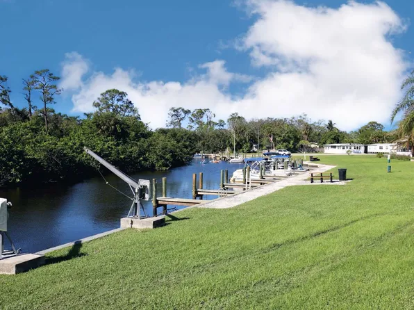 20712 Molokai Ct, Estero, FL 33928