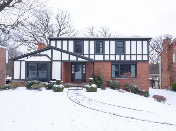 304 Westbury Dr, Coraopolis, PA 15108