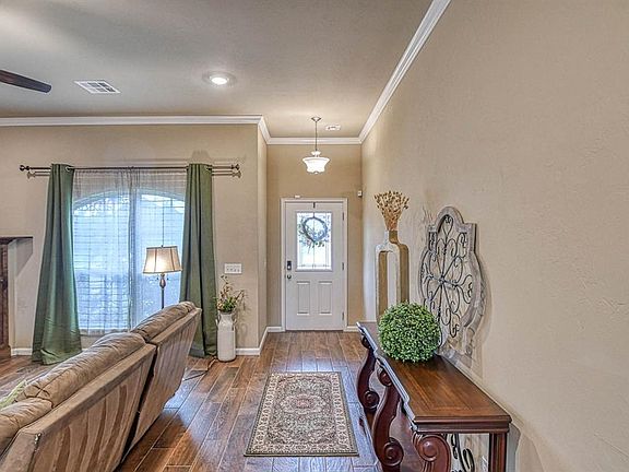 3rd image of 1104 SW 137th Ct