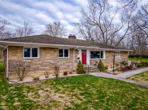 2411 Newbury Dr, Cleveland Heights, OH 44118