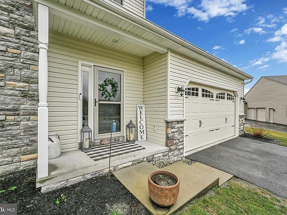 5th image of 1594 Wiker Ave