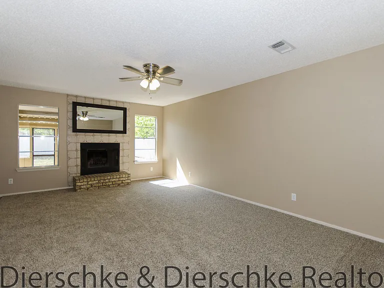 1655 Linda Lee Dr — Photo 7
