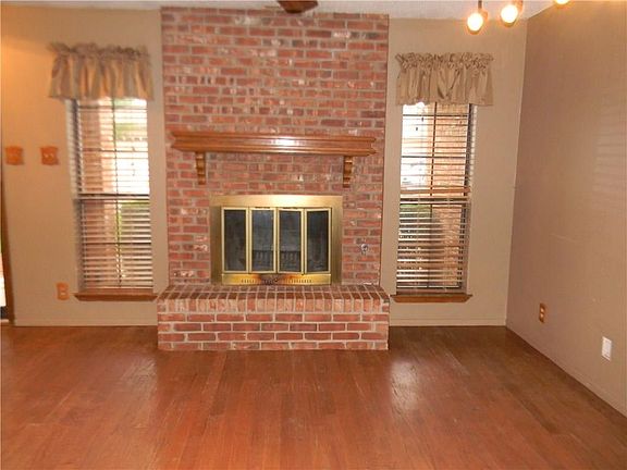3rd image of 1814 Glenway Dr