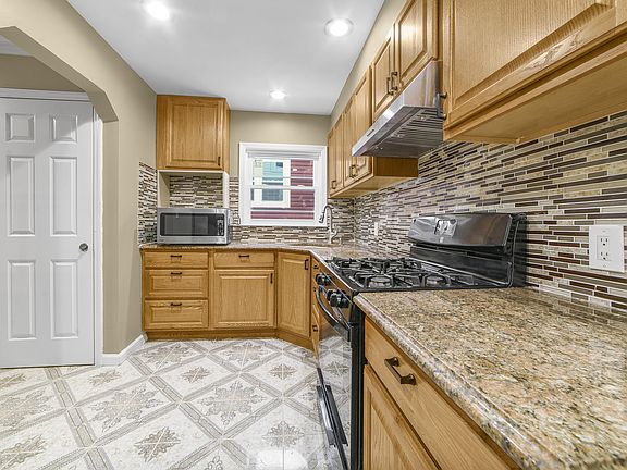 4th image of 8250 268th St
