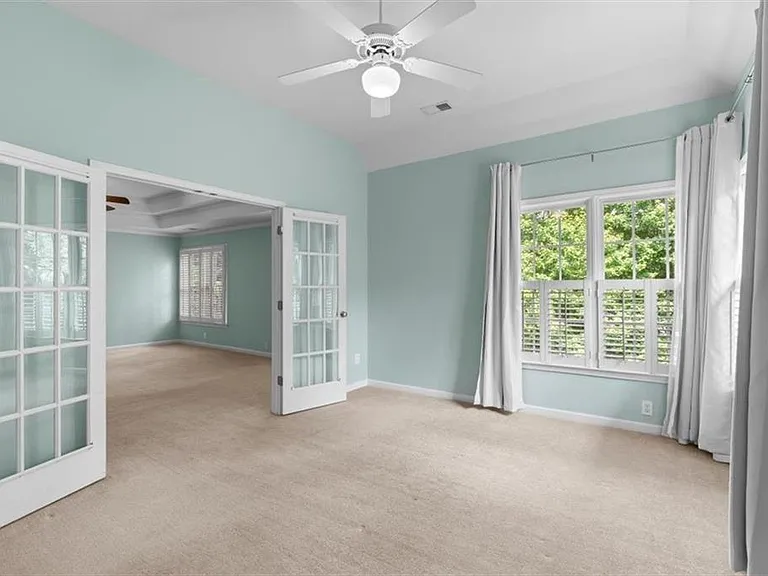 350 Wembley Cir — Photo 11