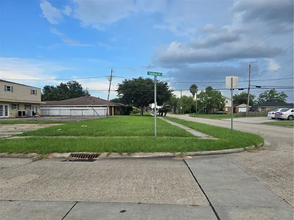 3601 Golden Dr, Chalmette, LA 70043