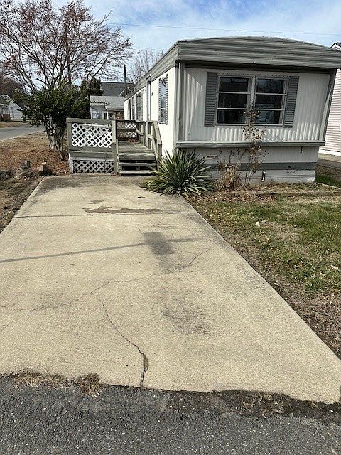 1st image of 6043 Riverview Dr