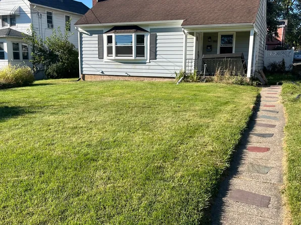 186 Grove Street, Windsor Locks, CT 06096