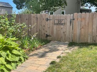 19 Lodi St, Pawtucket, RI 02861