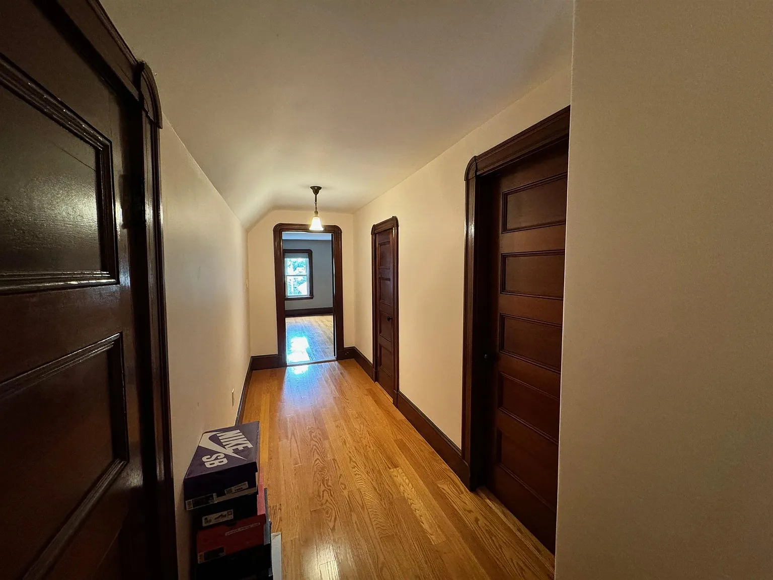 3 bed, 1.5 bath, 1300 sqft, $3,700 — Photo 4