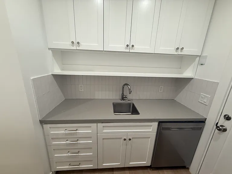 1404 W Colton St #1404 — Photo 5