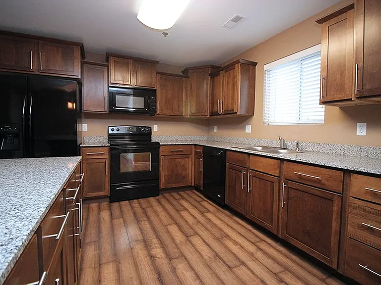 Bridgeview Bay Condos — Photo 11