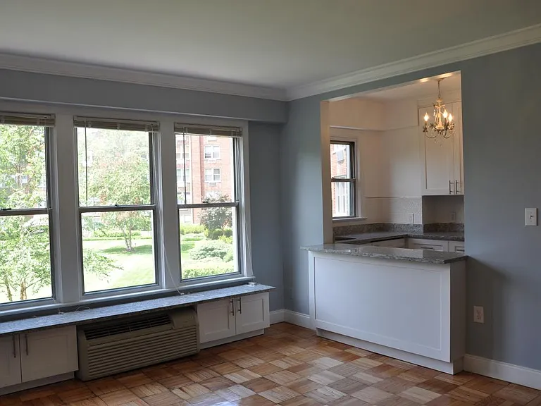 2500 Q St NW — Photo 1