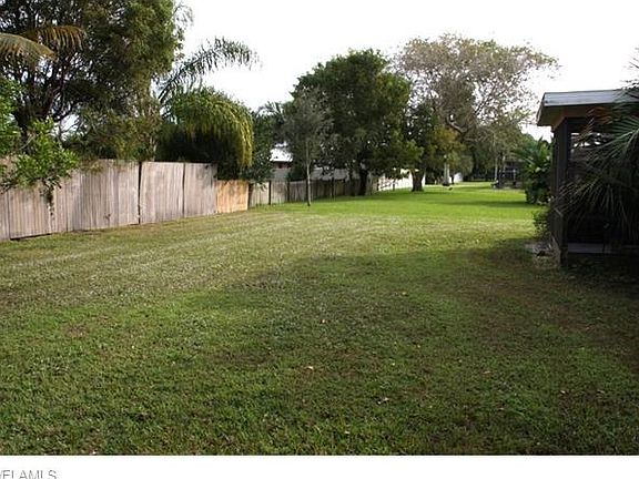 3rd image of 2221 SE 15th Ter