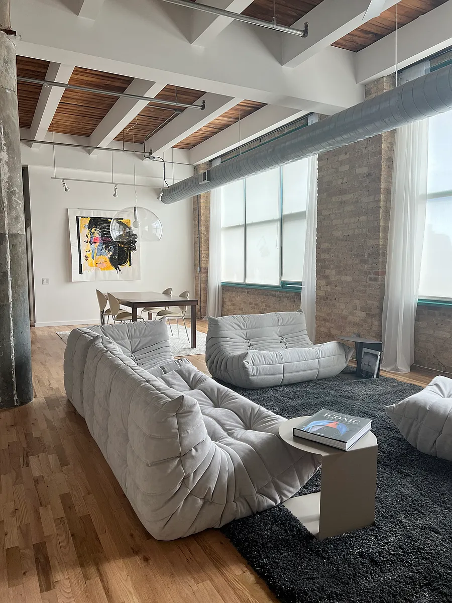 Building Photo - 312 N May St #3A