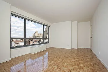 Rented by Siderow Residential Group