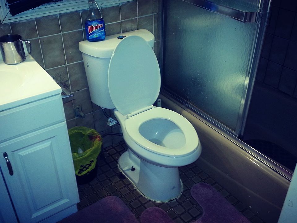 bathroom 