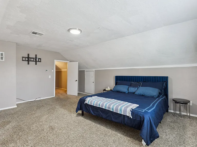 1101 Glenwood Ave — Photo 38