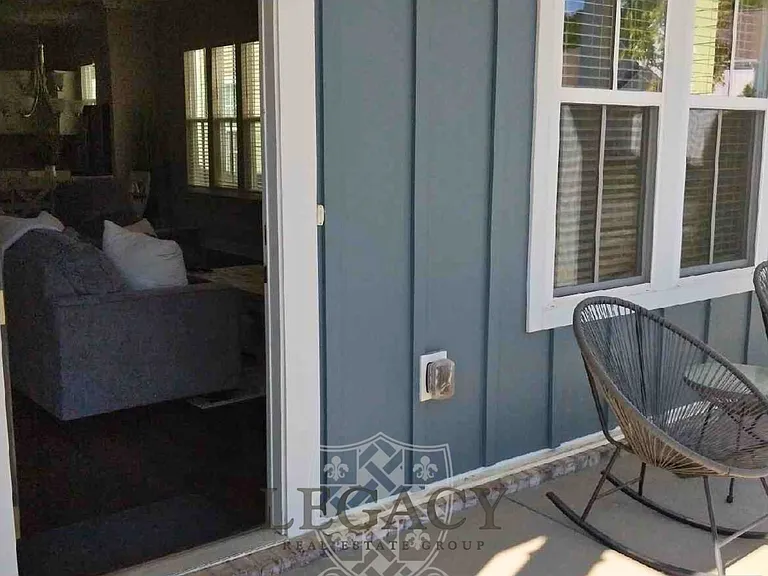 708 Goswell Dr — Photo 3