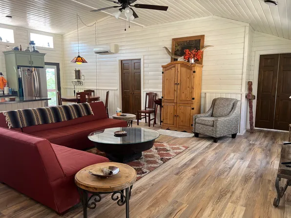 (undisclosed Address), Fischer, TX 78623