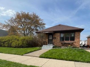 2610 Dwight St, Racine, WI 53403