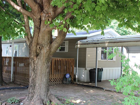 3rd image of 44 Lepere Ct