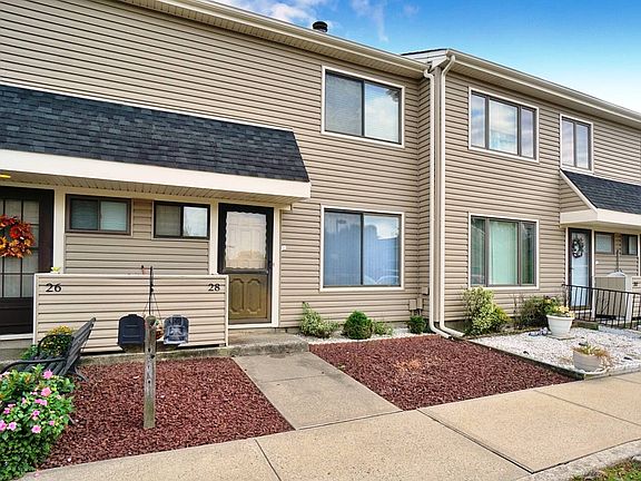 2nd image of 28 Larch Ct