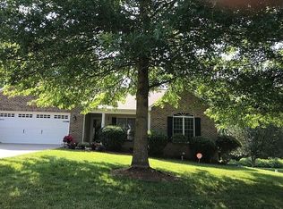 1572 Farmington Hills Dr, Conover, NC 28613