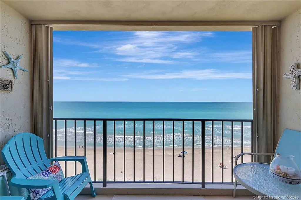 2 bed, 2.0 bath, 1021 sqft, $3,200 — Photo 2