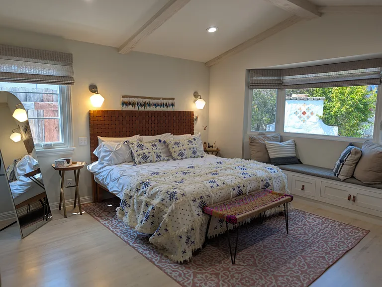 8339 Holy Cross Pl — Photo 18