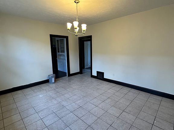 5th image of 5152 Montgomery Rd #2
