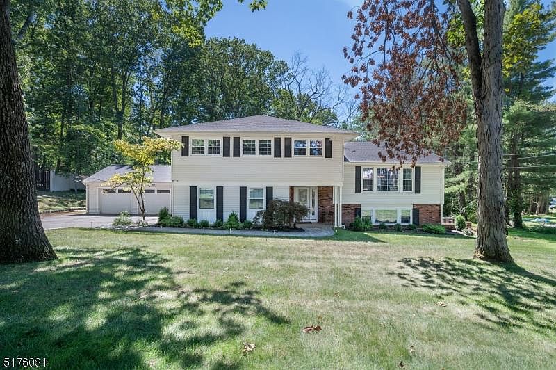 1st image of 16 Westminster Dr