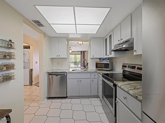2nd image of 503 Cape Coral Pkwy W APT 201