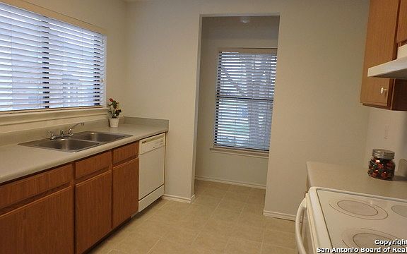 5th image of 8902 Kenton Mist