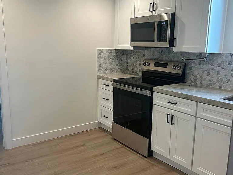 1309 E Mission Ave — Photo 3
