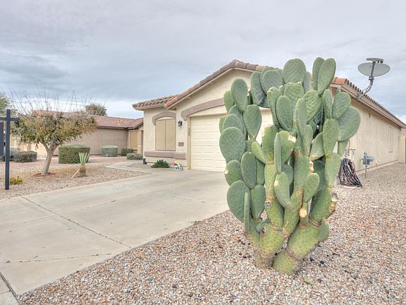 3rd image of 42358 W Oakland Dr
