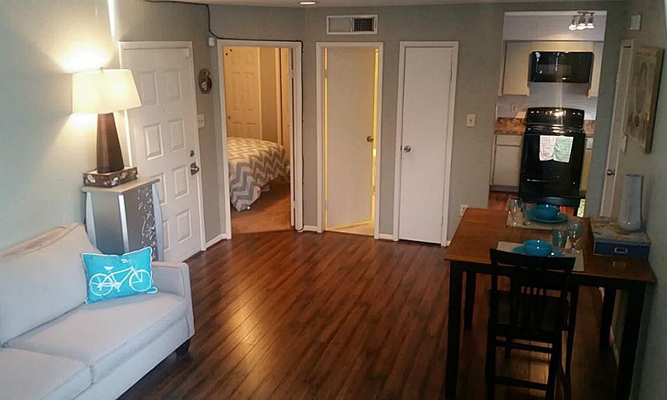1st image of 10855 Meadowglen Ln APT 1021