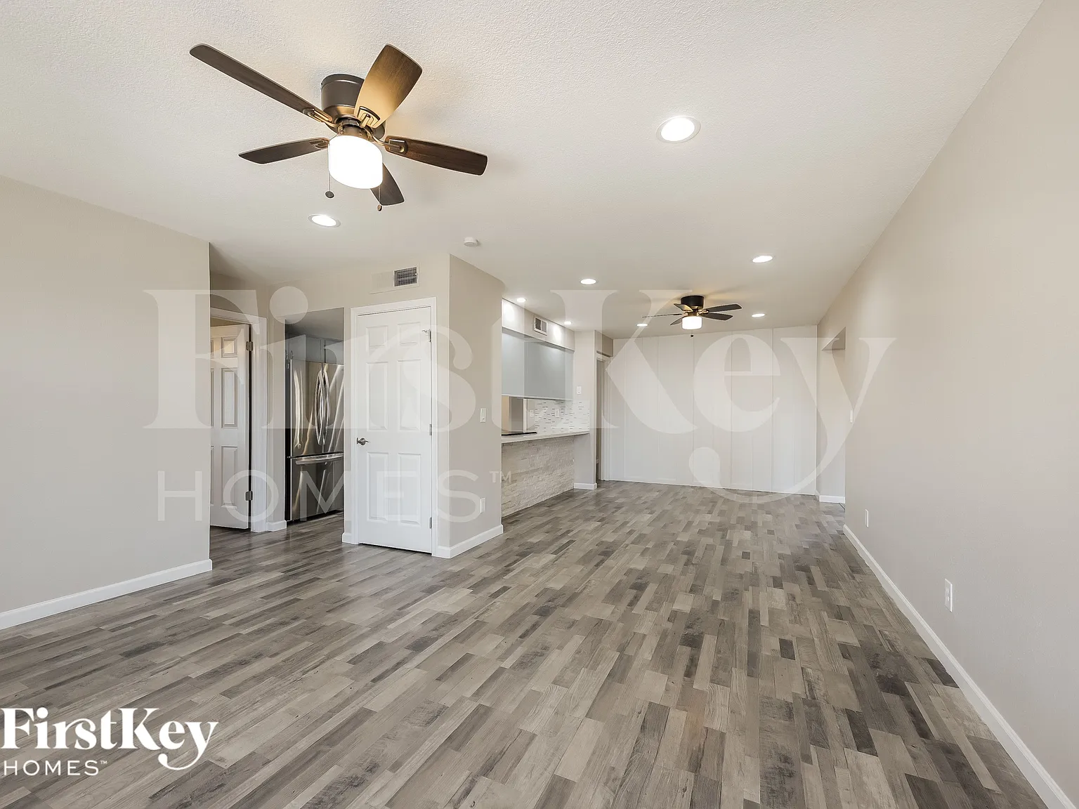 3 bed, 2.0 bath, 1644 sqft, $1,900 — Photo 3