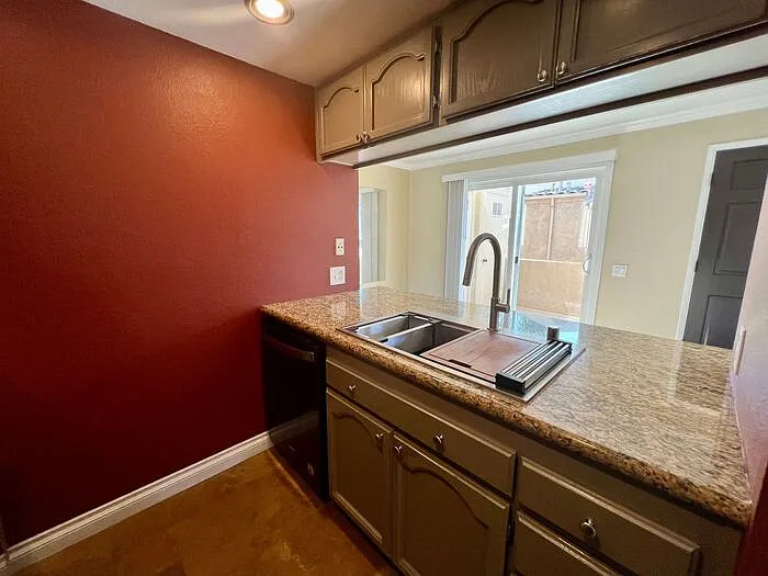 2608 Broadway #11 — Photo 8