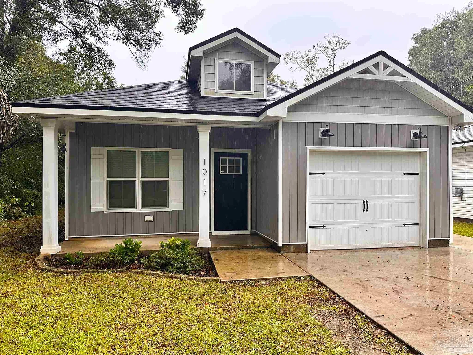 3 bed, 1133 sqft, $1,950 — Photo 1