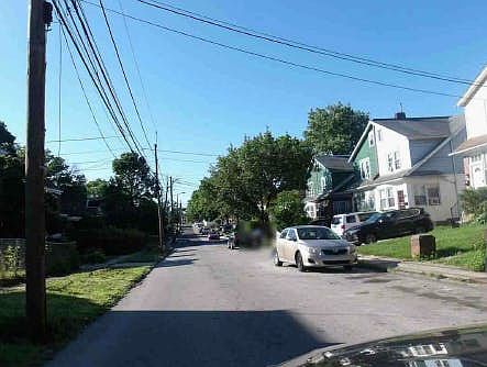4th image of 220 Clifton Ave