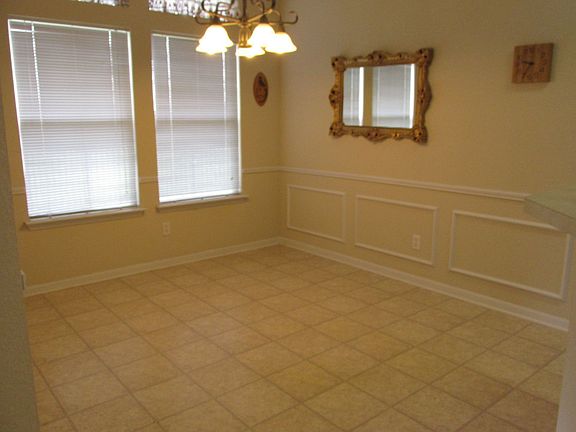 3rd image of 5011 Warwicke Dr