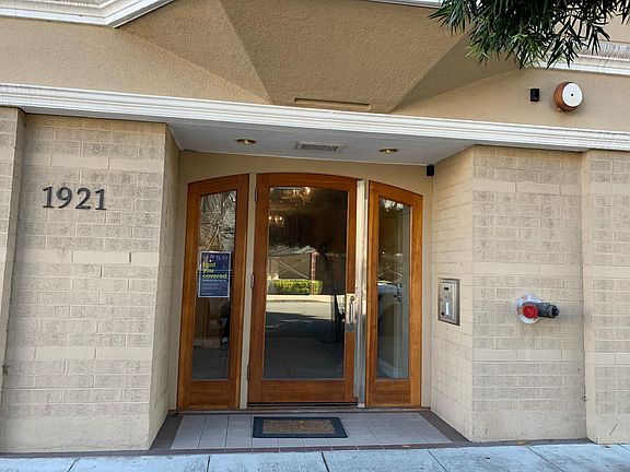 2nd image of 1921 Jefferson St APT 207