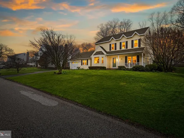 5 N Shaffer Dr, New Freedom, PA 17349