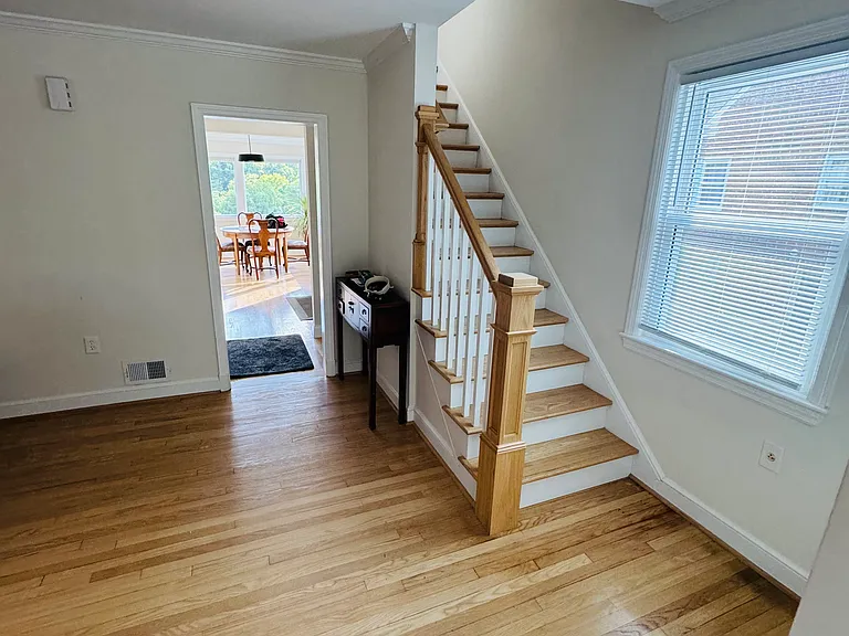 3309 Highwood Dr SE — Photo 5