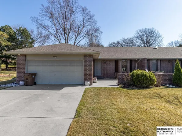 4910 Sinclair Ct, Lincoln, NE 68516