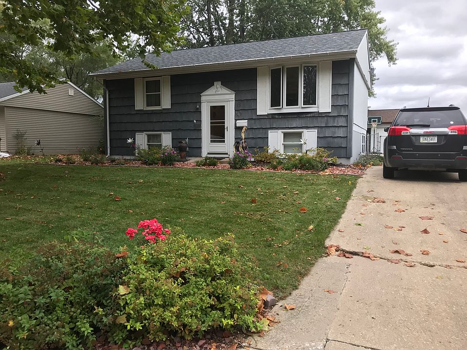 Front of house street view 